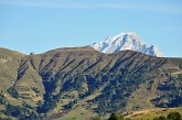 188 Sullo sfondo il Rifugio Sasso Piatto e la Marmolada